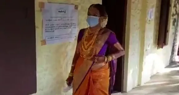 മംഗല്യ ദിനത്തിലും മറക്കാത്ത ജനാധിപത്യം...