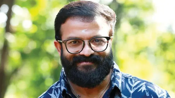 ആ കഥാപാത്രം ചെയ്യാൻ കഴിയുന്നില്ല; കാ​ര​വ​നി​ലി​രു​ന്ന് ക​ര​ഞ്ഞ് ജയസൂര്യ