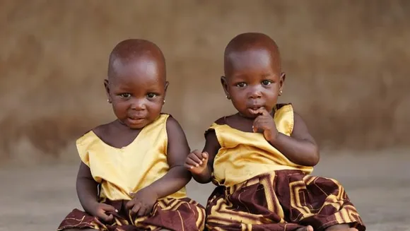 നൈജീരിയയിലെ അത്യാർഭാടമായി ഇരട്ടകളുടെ ഉത്സവം !