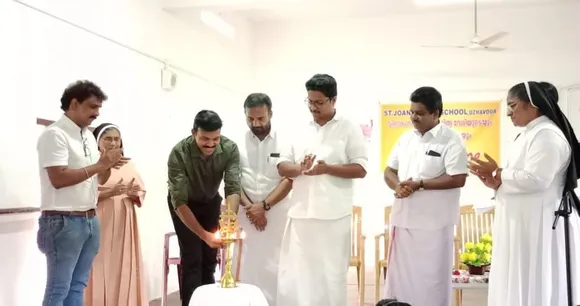 സെന്റ് ജോവാനാസ് സ്കൂളിലെ വിദ്യാരംഗം കലാസാഹിത്യവേദിയുടെ ഉദ്ഘാടനം സംഗീത സംവിധായകൻ സുനിൽ പ്രയാഗ് നിർവഹിച്ചു