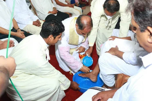 ഡല്‍ഹി മയുർവിഹർ അസംപ്ഷന്‍ ഫോറോണ ദേവാലയത്തിൽ ഫാരിദാബാദ് മെത്രാപ്പോലീത്ത കാൽ കഴുകൽ ശുശ്രുഷ നടത്തി