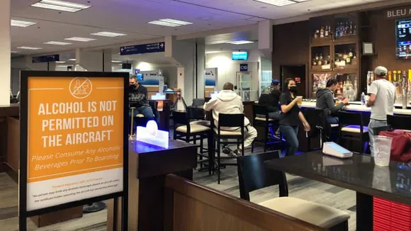 അമേരിക്കന്‍ എയര്‍ലൈന്‍സ് മദ്യവിതരണ നിരോധനം ജനുവരി 18 വരെ ദീര്‍ഘിപ്പിച്ചു