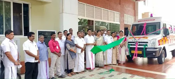 ഉഴവൂർ കെആര്‍ നാരായണൻ മെമ്മോറിയൽ സ്പെഷ്യാലിറ്റി ആശുപത്രിക്കായി വാങ്ങിയ ആംബുലൻസിന്റെ ഫ്ലാഗ് ഓഫ് കർമ്മം ജില്ലാ പഞ്ചായത്ത് പ്രസിഡന്റ് നിർമ്മല ജിമ്മി നിർവഹിച്ചു