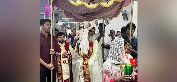 പാലം ഇൻഫന്റ് ജീസസ് ഫൊറോനാ പള്ളിയിൽ ഉയർപ്പിനോട് അനുബന്ധിച്ചുള്ള തിരുകർമ്മങ്ങൾക്ക് ഫൊറോന വികാരി ഫാ. സജി വളവിൽ നേതൃത്വം വഹിച്ചു