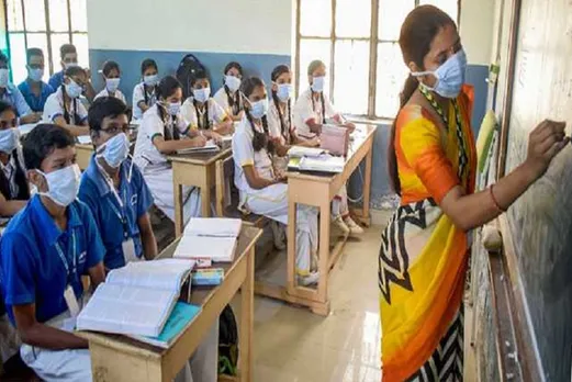 കൊറോണ വ്യാപനം കുറഞ്ഞ സാഹചര്യത്തിൽ 9 മുതൽ 12 വരെയുളള ക്ലാസുകളിലെ കുട്ടികൾക്ക് വേണ്ടി സ്‌കൂളുകൾ തുറക്കാൻ ഒരുങ്ങി തമിഴ്നാട് സർക്കാർ