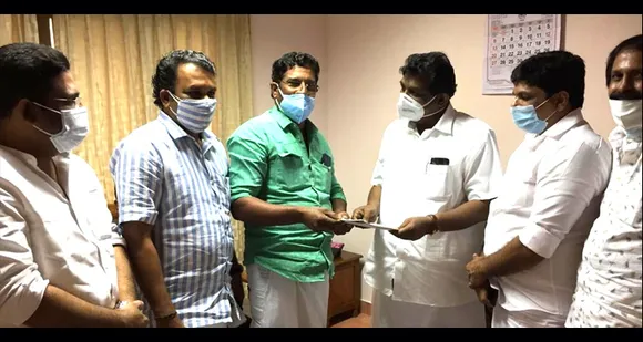 ബസ്സുടമകൾ ഗതാഗത മന്ത്രിക്ക് നിവേദനം നൽകി