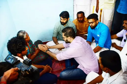 അക്രമികള്‍ കൊലപ്പെടുത്തിയ യുവമോർച്ച തരൂർ പഞ്ചായത്ത് സെക്രട്ടറി അരുൺകുമാറിന്റെ കുടുംബത്തെ യുവമോർച്ച ദേശീയ ഉപാധ്യക്ഷൻ മധുകേശ്വർ ദേശായി സന്ദർശിച്ചു