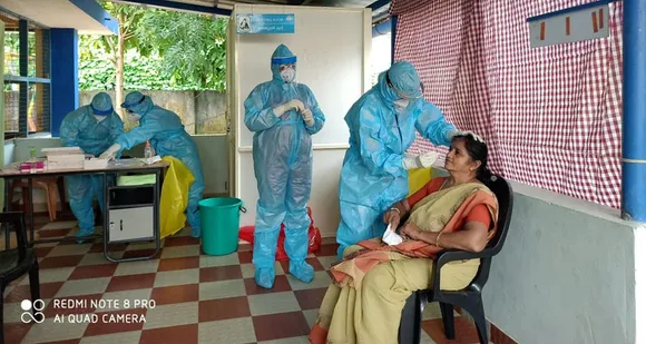 സംസ്ഥാനത്ത് കോവിഡ് ആന്റിജൻ പരിശോധന വർധിപ്പിക്കും: തീരപ്രദേശങ്ങൾ, ചേരികൾ അടക്കമുള്ള സ്ഥലങ്ങളിൽ ആന്റിജൻ പരിശോധന ബൂത്തുകൾ സ്ഥാപിക്കും: റെയിൽവേ സ്റ്റേഷൻ, ബസ് സ്റ്റാന്റ് അടക്കമുള്ള ഇടങ്ങളിൽ 24 മണിക്കൂറും പ്രവർത്തിക്കുന്ന തരത്തിൽ പരിശോധന സൗകര്യം ക്രമീകരിക്കും: നീക്കം സംസ്ഥാനത്ത് കോവിഡ് വ്യാപനം അതിതീവ്രമാകുന്ന സാഹചര്യത്തിൽ