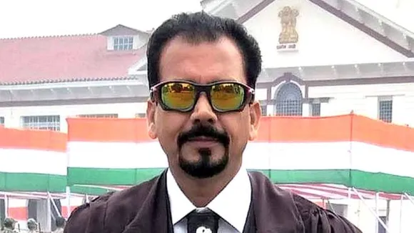 ഇതാണ് ആ അഭിഭാഷകൻ ! പ്രധാനമന്ത്രിക്കു കത്തെഴുതിയ 49 സാംസ്കാരിക നായകർക്കെതിരേ കേസ് ഫയൽ ചെയ്ത സുധീർ കുമാർ ഓജ