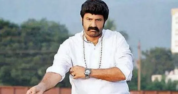'എനിക്ക് ബോംബ് എറിയാനും കത്തി വീശാനും അറിയാം. കൊന്നു കളയും ഞാന്‍' - മാധ്യമപ്രവര്‍ത്തകനുനേരെ വധഭീഷണി മുഴക്കി നന്ദമൂരി ബാലകൃഷ്ണ
