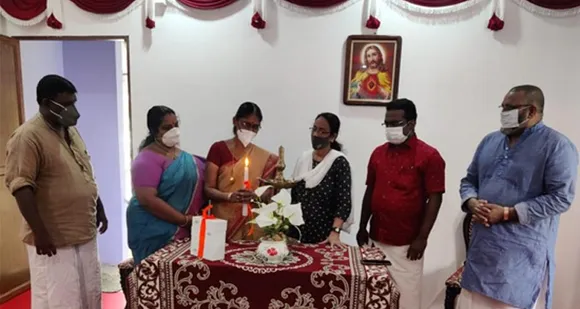 സൗഹൃദ വേദിയുടെ നേതൃത്വത്തിൽ സ്മാർട്ട് ഫോൺ വിതരണം ആരംഭിച്ചു