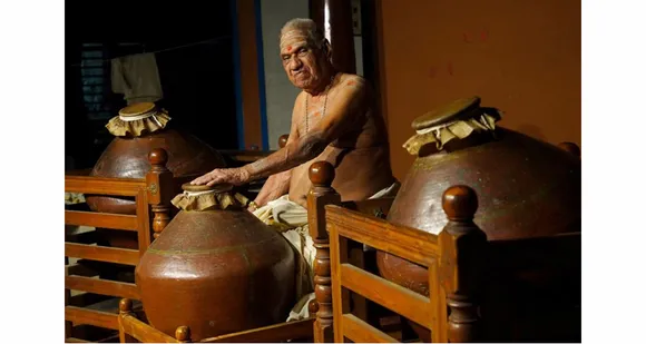 പത്മശ്രീ പി കെ നാരായണൻ നമ്പ്യാരുടെ ജീവിതം പ്രമേയമാക്കി രാജേഷ് തില്ലങ്കേരി ഒരുക്കിയ 'മിഴാവ്' ഹ്രസ്വചിത്രം റിലീസിനൊരുങ്ങി