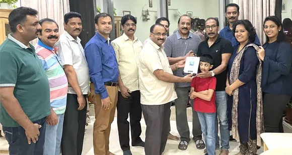 പ്രവാസ ജീവിതം അവസാനിപ്പിച്ച് നാട്ടിലേക്ക് മടങ്ങുന്ന ബേക്കൻ ജോസഫ് കോനത്തിന് അങ്കമാലി പ്രവാസി അസോസിയേഷൻ യാത്ര അയപ്പ് നൽകി