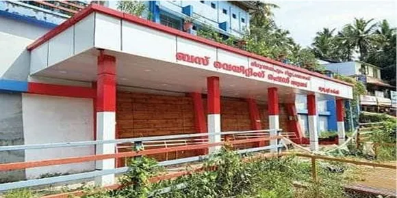 വർഷങ്ങളുടെ കാത്തിരിപ്പിനൊടുവിൽ നെടുമങ്ങാട് ജില്ലാ ആശുപത്രിക്കു മുന്നിലെ കാത്തിരിപ്പുകേന്ദ്രം തുറന്നു