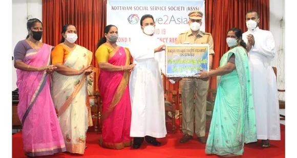 കോട്ടയം സോഷ്യല്‍ സര്‍വ്വീസ് സൊസൈറ്റിയുടെ നേതൃത്വത്തില്‍ സന്നദ്ധ പ്രവര്‍ത്തകര്‍ക്കായി ഭക്ഷ്യകിറ്റുകള്‍ വിതരണം ചെയ്തു