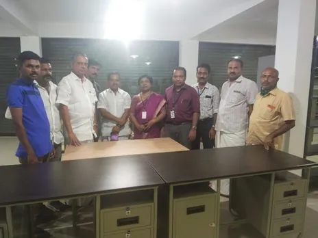 തൊടുപുഴ മർച്ചന്റ്സ് അസോസിയേഷൻ ഇടുക്കി ജില്ലാ ആശുപത്രിയ്‌ക്ക് വേണ്ട മേശകളും അലമാരകളും കൈമാറി