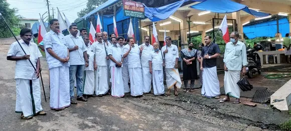 എംഎല്‍എ ഫണ്ട് ഉപയോഗിച്ചുള്ള കെട്ടിട നിര്‍മ്മാണത്തിലെ അഴിമതിയും അപാകതയും കടുത്തുരുത്തി എസ്കെവി മാര്‍ക്കറ്റ് കെട്ടിടത്തിന്റെ അപകടാവസ്ഥ വിജിലൻസ് അന്വേഷിക്കണം - കേരള കോണ്‍ഗ്രസ് (എം) സംസ്ഥാന ഓഫീസ് ചാര്‍ജ്ജ് ജനറല്‍ സെക്രട്ടറി സ്റ്റീഫന്‍ ജോര്‍ജ്ജ് എക്‌സ് എംഎല്‍എ