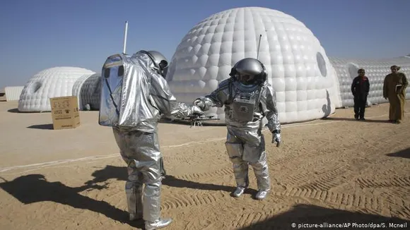 ചൊവ്വാ ദൗത്യത്തിലേക്ക് ..! ദോഫാർ മരുഭൂമിയിൽ പ്രതികൂലസാഹചര്യങ്ങളോട് പൊരുതി 6 ശാസ്ത്രജ്ഞരുടെ പരിശീലനം