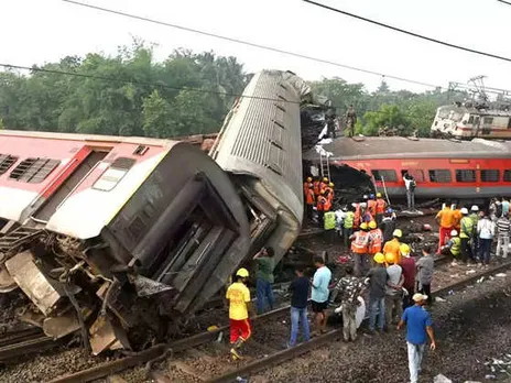 ഒഡീഷ ട്രെയിൻ ദുരന്തം: സഹായം ലഭിക്കാന്‍ ഭര്‍ത്താവ് മരിച്ചെന്നു കളവ്; വീട്ടമ്മ ഒളിവില്‍