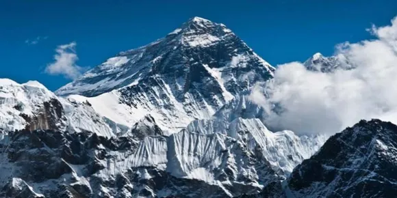 മഞ്ഞുമൂടിയ ഈ കൊടുമുടികളിൽ നിന്ന് രാത്രിയിൽ ഭയാനകമായ ശബ്ദങ്ങൾ കേൾക്കാം; എവറസ്റ്റിലെ ഈ ശബ്ദത്തിന് പിന്നിലെ കാരണങ്ങൾ കണ്ടെത്തി ശാസ്ത്രജ്ഞർ