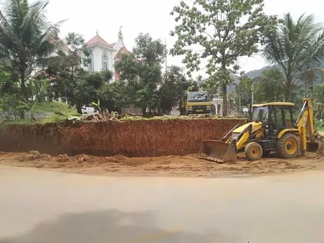 അപകട വളവ് നിവർത്താന്‍ വണ്ണപ്പുറം മാർ സ്ലീവ്വാ പള്ളി സൗജന്യമായി സ്ഥലം വിട്ടുനല്‍കി