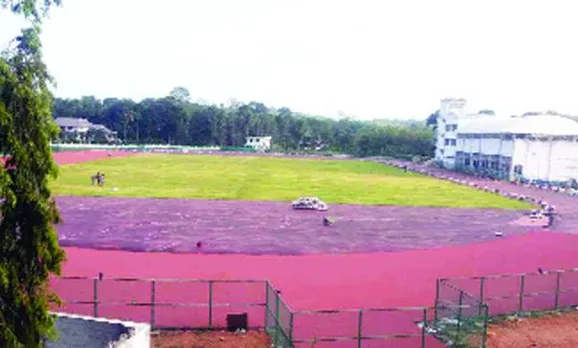 ഭീഷണിപ്പെടുത്തിയത് ആരെന്ന് കൗൺസിലർ, പറയില്ലെന്ന് ചെയർപേഴ്സൺ. ബഹളങ്ങൾക്കിടയിൽ പാലാ സ്റ്റേഡിയത്തിന്റെ പാർക്കിംഗ് ഗ്രൗണ്ടിൽ ബാസ്ക്കറ്റ് ബോൾ കോർട്ടിന് കൗൺസിലിന്റെ അനുമതി