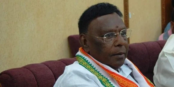 പുതുച്ചേരിയില്‍ കോണ്‍ഗ്രസിന് വീണ്ടും തിരിച്ചടി; നാളെ സര്‍ക്കാരിനെതിരായ  അവിശ്വാസം ചര്‍ച്ചചെയ്യാനിരിക്കെ  ഒരു കോണ്‍ഗ്രസ് എംഎല്‍എ കൂടി രാജിവച്ചു; മന്ത്രിസഭയ്ക്ക് ഭൂരിപക്ഷം നഷ്ടമായി