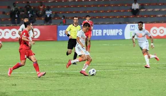 സാഫ് കപ്പ് ഫുട്‌ബോളില്‍ ഇന്ത്യയ്ക്ക് വിജയം; നേപ്പാളിനെ തകര്‍ത്തത് എതിരില്ലാത്ത ഒരു ഗോളിന്; ഏറ്റവുമധികം ഗോള്‍ നേടിയ താരങ്ങളുടെ പട്ടികയില്‍ സുനില്‍ ഛേത്രി പെലെയ്ക്ക് ഒപ്പം