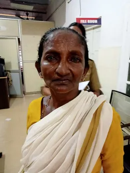 ഭർത്താവിന് ദോഷമാണെന്നു വിശ്വസിപ്പിച്ച്  വള്ളീച്ചിറയിലെ വീട്ടമ്മയുടെ ഏഴു പവനും 3000 രൂപയും കവർന്നു: കേസിലെ പ്രതിയായ കൊട്ടാരക്കര സ്വദേശിനി ഒരു വർഷത്തിനു ശേഷം പിടിയിൽ;  പ്രതിയെ കുടുക്കിയത് അയൽ വീട്ടിലെ സിസിടിവി ക്യാമറയും തിരിച്ചറിയൽ കാർഡും