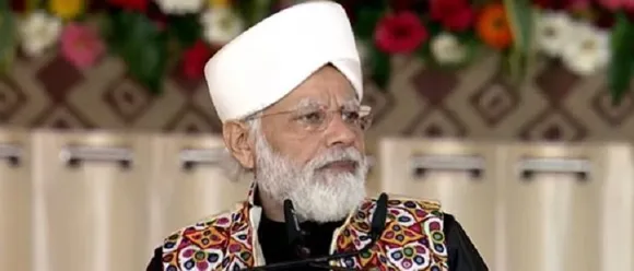 ചിലർ പശുവിനെയും ചാണകത്തെയും കുറിച്ച് പറയുന്നത് പാപമായി കാണുന്നു; ചിലർക്ക് പശു പാപമായിരിക്കാം, എന്നാൽ പശു അമ്മയാണ്-പ്രധാനമന്ത്രി