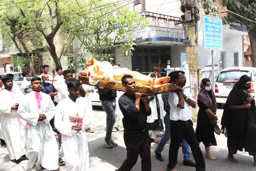 ഡല്‍ഹി ഹരിനഗർ വിശുദ്ധ ചാവറ പിതാവിൻ്റെ ദേവാലയത്തിൽ ദുഃഖവെള്ളിയാഴ്ച പരിഹാര പ്രദക്ഷണം നടത്തി