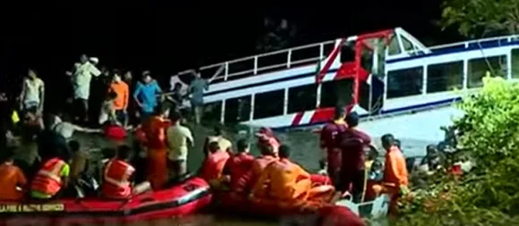 താനൂര്‍ ബോട്ട് ദുരന്തത്തില്‍ എത്ര പേര്‍ അപകടത്തില്‍പെട്ടുവെന്ന് ഇപ്പോഴും അവ്യക്തം; അടിയന്തരയോഗം വിളിച്ച് ആരോഗ്യമന്ത്രി; പോസ്റ്റ്‌മോര്‍ട്ട നടപടികള്‍ രാവിലെ ആറിന് ആരംഭിക്കും; കൂടുതല്‍ ഡോക്ടര്‍മാര്‍ മലപ്പുറത്തേക്ക്‌