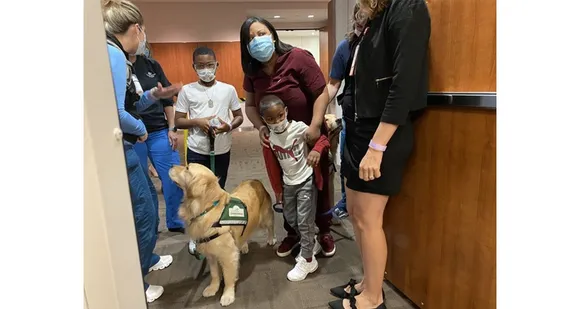 ഹൂസ്റ്റണില്‍ കുട്ടികള്‍ക്കുള്ള കോവിഡ് വാക്‌സിന്‍ ആദ്യമായി സ്വീകരിച്ചത് ക്യാന്‍സറിനെ അതിജീവിച്ച അഞ്ച് വയസ്സുകാരന്‍; വാക്‌സിന്‍ നല്‍കിയ ശേഷം ആശുപത്രി അധികൃതര്‍ കുട്ടിയെ തിരികെ അയച്ചത് കൈനിറയെ സമ്മാനങ്ങളുമായി; മൂന്നാഴ്ചത്തെ ഇടവേളയ്ക്ക് ശേഷം രണ്ടാം ഡോസ് സ്വീകരിക്കാം