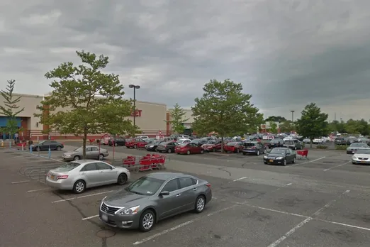 അതികഠിനമായ തണുപ്പില്‍ കുഞ്ഞിനെ കാറില്‍ തനിച്ചാക്കി ഷോപ്പിംഗ് നടത്തി; മാതാപിതാക്കളെ അറസ്റ്റ് ചെയ്ത് പോലീസ്