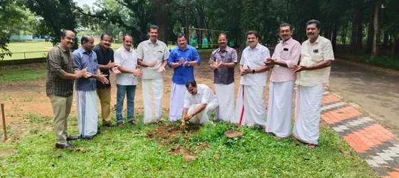 ലോക പരിസ്ഥിതി ദിനത്തിൽ വ്യത്യസ്തമായൊരു സൗഹൃദ കൂട്ടായ്മ പാലാ സെൻറ്. തോമസ് കോളേജിൽ