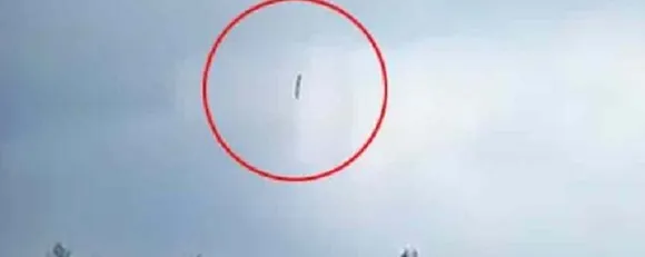 ചൈനയില്‍ തകര്‍ന്നുവീണത് ആറുവര്‍ഷം പഴക്കമുള്ള വിമാനം; വിമാനം പൂർണമായും തകർന്നു, പ്രദേശം കത്തിനശിച്ചു! 133 യാത്രക്കാരുമായി പോയ വിമാനം തകര്‍ന്നു വീഴുന്നതിനു തൊട്ടുമുൻപുള്ള ദൃശ്യങ്ങൾ പുറത്ത്; അന്വേഷണത്തിന് ഉത്തരവിട്ടു