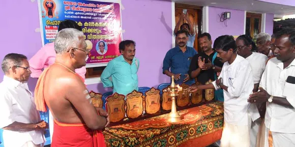 പോത്തുണ്ടി അകമ്പാടം വിഷ്ണുമായ ക്ഷേത്ര കമ്മിറ്റിയുടെ നേതൃത്വത്തിൽ പൊറാട്ടുനാടക കലാകാരന്മാരെ ആദരിച്ചു