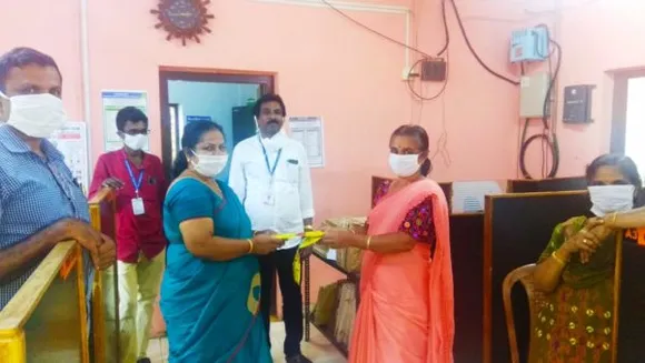 ഉഴവൂരിൽ പകർച്ച പനി പ്രതിരോധത്തിനായി അപരാജിത ധൂമചൂർണം വിതരണം നടത്തി