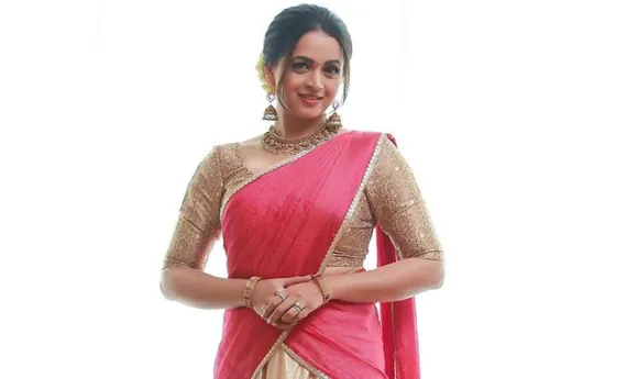ദാവണിയിൽ ക്യൂട്ട് ലുക്കിൽ അഴക് ദേവതയെ പോലെ തിളങ്ങി നടി ഭാവന