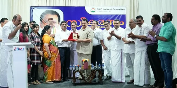 ബഹ്‌റൈൻ പ്രവാസം അവസാനിപ്പിച്ചു നാട്ടിലേക്ക് പോകുന്ന ഒഐസിസി ദേശീയ കമ്മറ്റി സെക്രട്ടറി മാത്യൂസ് വാളക്കുഴിക്ക് യാത്രയയപ്പ് നൽകി