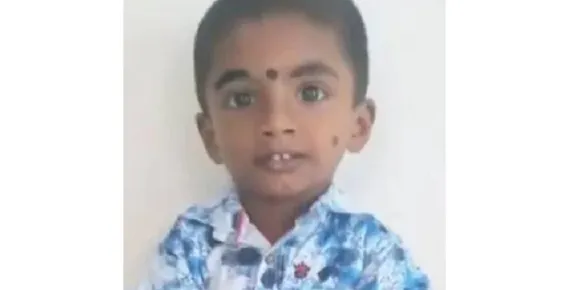 തൃശൂരിൽ തോട്ടിൽ ഒഴുക്കിൽപ്പെട്ട് മൂന്നു വയസ്സുകാരൻ മരിച്ചു