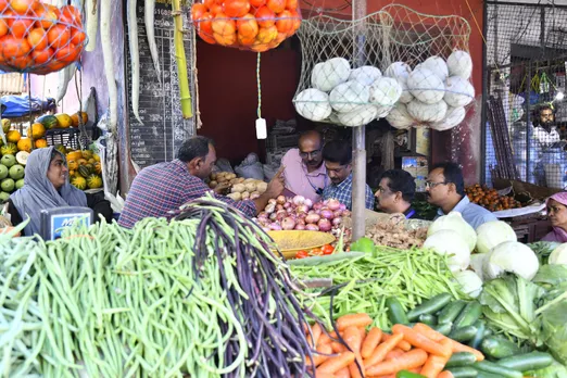 പത്തനംതിട്ടയിൽ വ്യാപാരസ്ഥാപനങ്ങളില്‍ മിന്നല്‍ പരിശോധന; അമിതവില ഈടാക്കുന്നവര്‍ക്കെതിരേ കര്‍ശന നടപടി