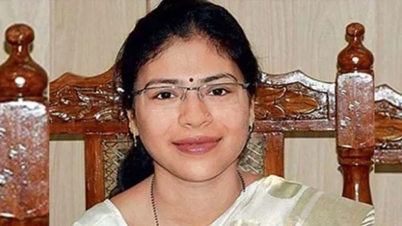 ദുര്‍ഗ ശക്തി നാഗ്‍പാല്‍ ഐഎഎസ്സിന്‍റെ ജീവിതം വെള്ളിത്തിരയിലേക്ക് എത്തുന്നു