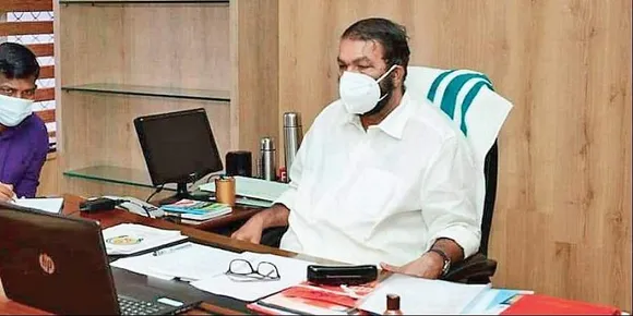 സംസ്ഥാനത്ത് സ്കൂൾ തുറക്കൽ :ആര്‍ക്കും ആശങ്ക വേണ്ട,ആരെയും ആദ്യനാളുകളില്‍ നിര്‍ബന്ധിക്കില്ല; വിദ്യാഭ്യാസ മന്ത്രി വി ശിവന്‍കുട്ടി