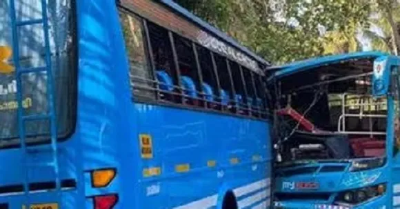 മലപ്പുറത്ത് സ്വകാര്യ ബസുകൾ കൂട്ടിയിടിച്ച് അപകടം, മുപ്പതോളം പേർക്ക് പരിക്ക്