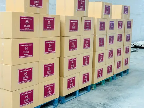 നോർക്ക ഹെൽപ്പ് ഡെസ്കിന് മലബാർ ഗോൾഡ് 11 ടൺ ഭക്ഷ്യധാന്യങ്ങൾ കൈമാറി