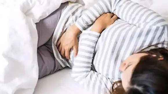 നിങ്ങളുടെ ആർത്തവ സമയത്ത് നിങ്ങൾക്ക് കഠിനമായ വേദനയുണ്ടോ? നിങ്ങളുടെ ഉത്തരം 'ഉവ്വ്' ആണെങ്കിൽ പ്രശ്നങ്ങളിൽ നിന്ന് മുക്തി നേടുന്നതിന് ചില വിറ്റാമിനുകൾ നിങ്ങളുടെ ഭക്ഷണത്തിൽ ഉൾപ്പെടുത്തണം