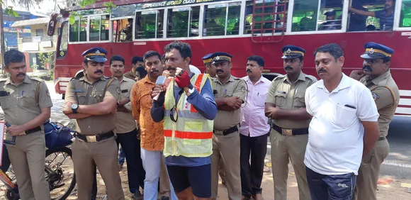ഷാജഹാൻ എന്ന പോലീസുകാരന്റെ സൈക്കിൾ പര്യടനം. അപകടങ്ങൾക്കെതിരെ ബോധവൽക്കരണവുമായി