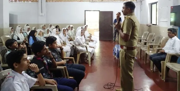 തിരൂർ പയ്യനങ്ങാടി ടിഐസി സെക്കണ്ടറി സ്കൂളിൽ ട്രാഫിക് ബോധവൽകരണ ക്ലാസ് സംഘടിപ്പിച്ചു