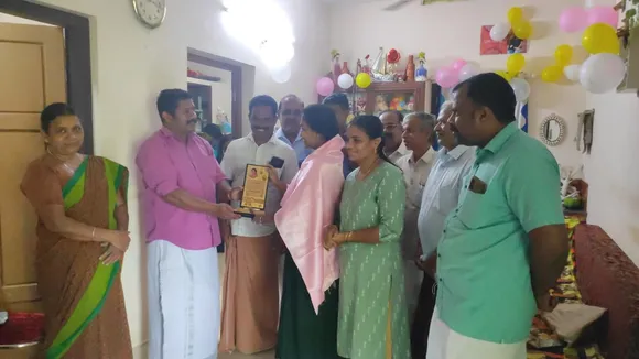 എംജി സർവകലാശാല ബിസിഎ പരീക്ഷയീൽ അഞ്ചാം റാങ്ക് നേടിയ അനുപമയെ സിപിഐ എം അനുമോദിച്ചു